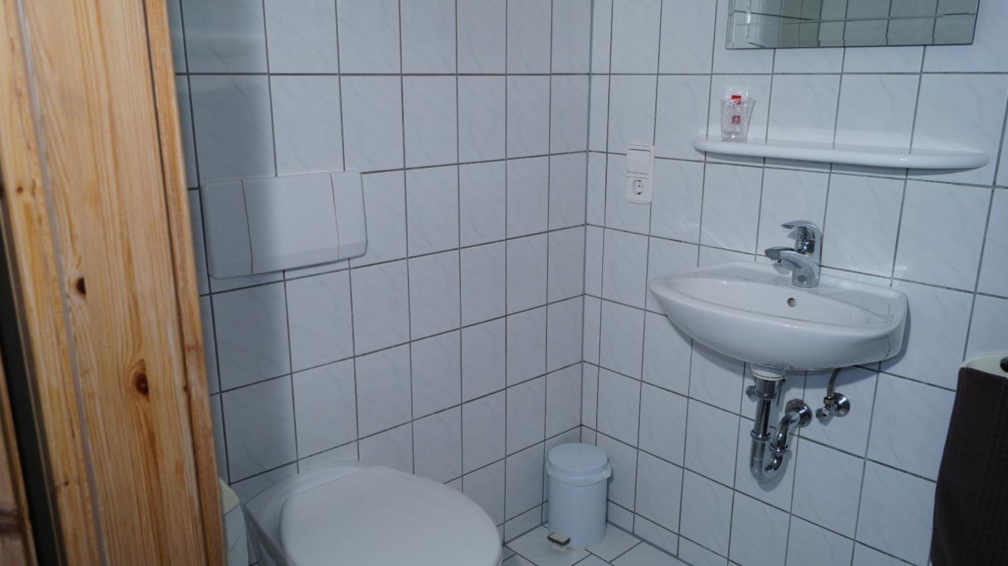 Landgasthof Falken Huttlingen Bilik gambar